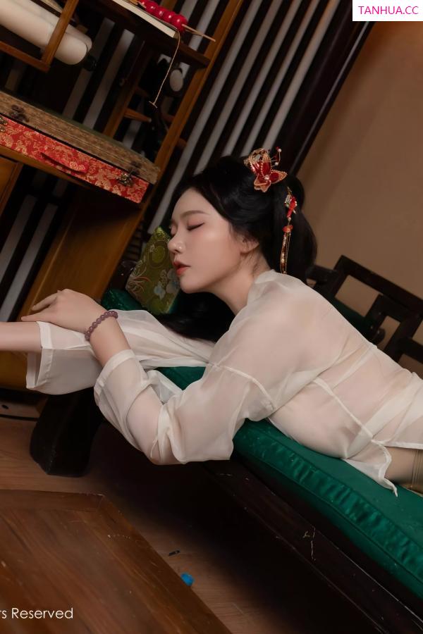   [XiuRen]高清写真图 2025.04.29 No.10223 陆萱萱 性感古装第68张图片